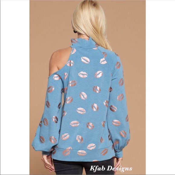 B16💙Gorgeous💙Soft lip-print sweater- WOW! Details!🌟 - Picture 5 of 6